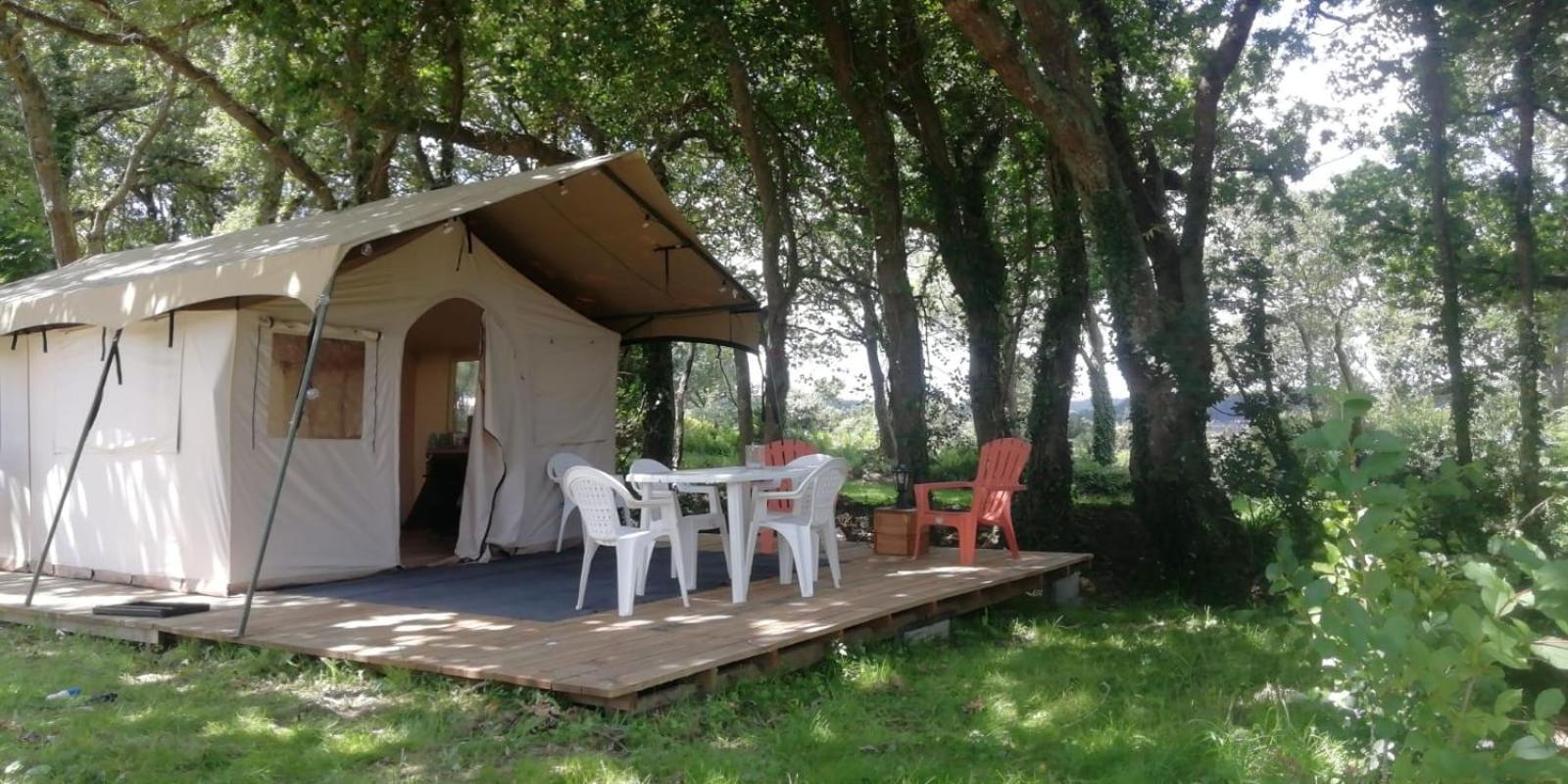 Hebergements Camping "Les Pieds Dans L'Eau" クロゾン エクステリア 写真